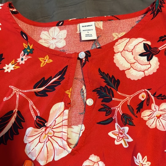 🚩(2 for $6) Maternity shirt - Picture 3 of 6